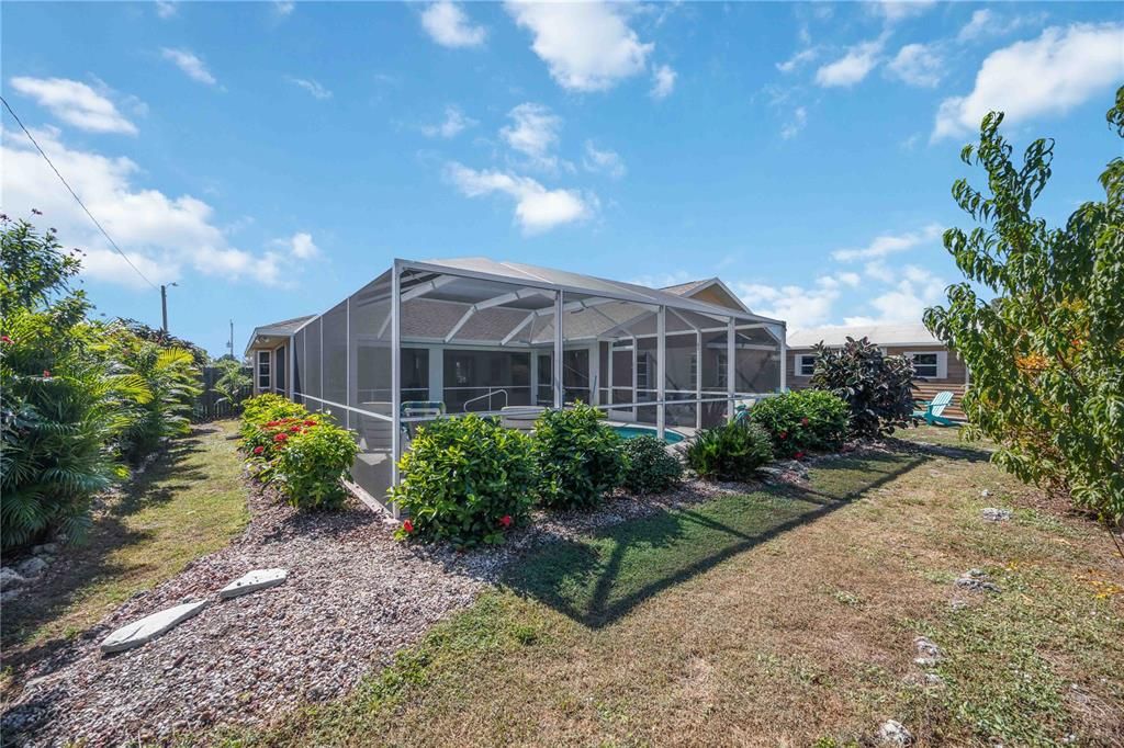 Под контрактом: $399,900 (3 спален, 3 ванн, 2180 Квадратных фут)