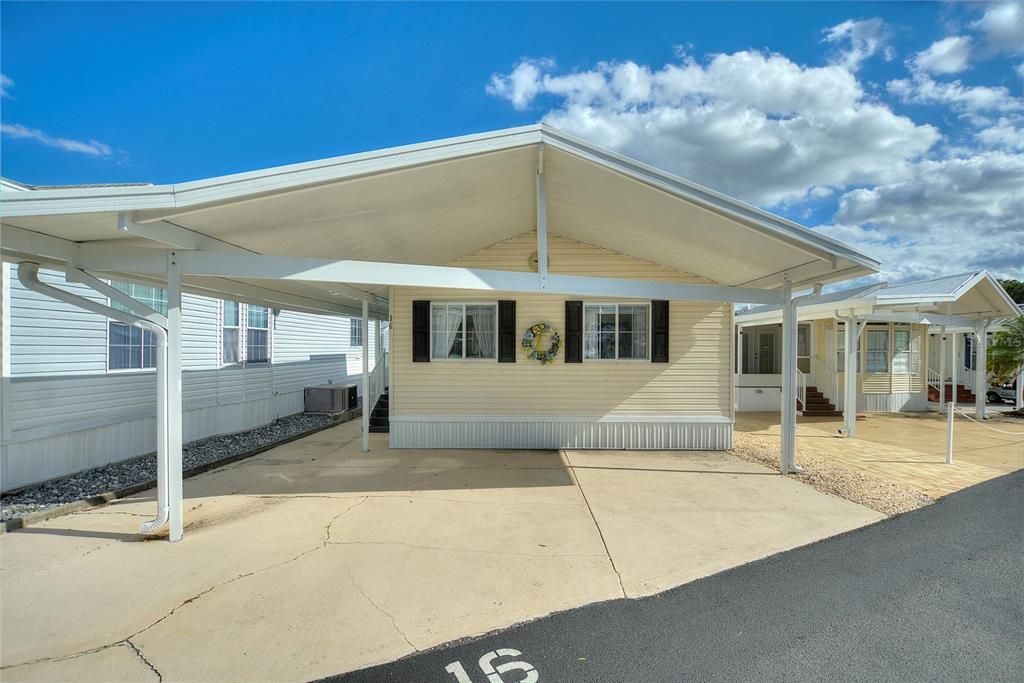 На продажу: $181,000 (2 спален, 1 ванн, 700 Квадратных фут)