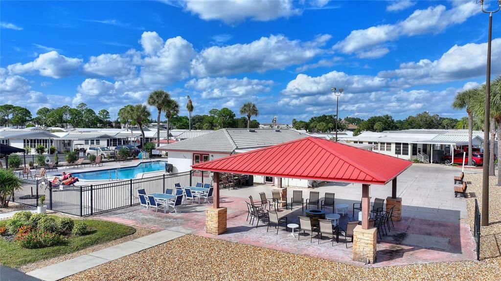 На продажу: $181,000 (2 спален, 1 ванн, 700 Квадратных фут)