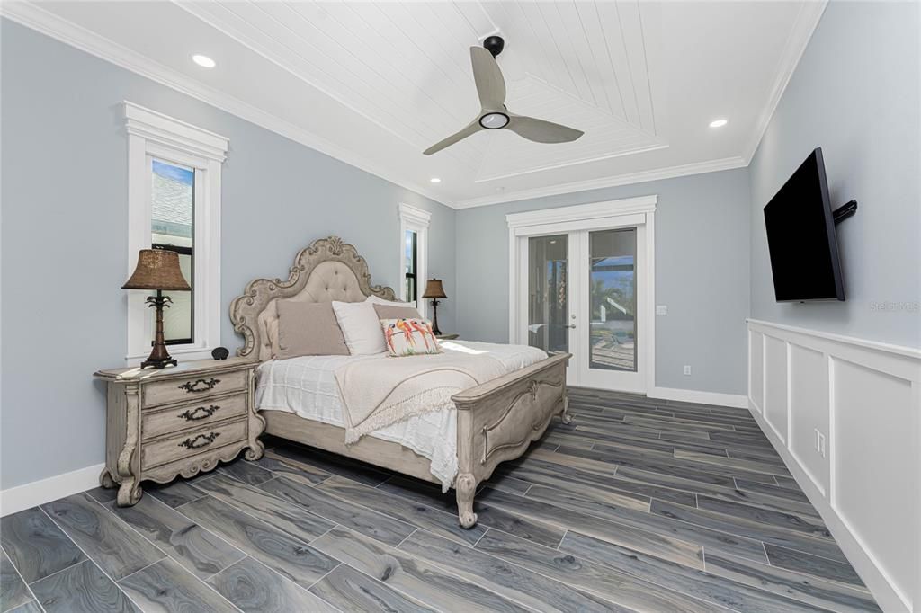 For Sale: $1,499,000 (3 beds, 3 baths, 2389 Square Feet)