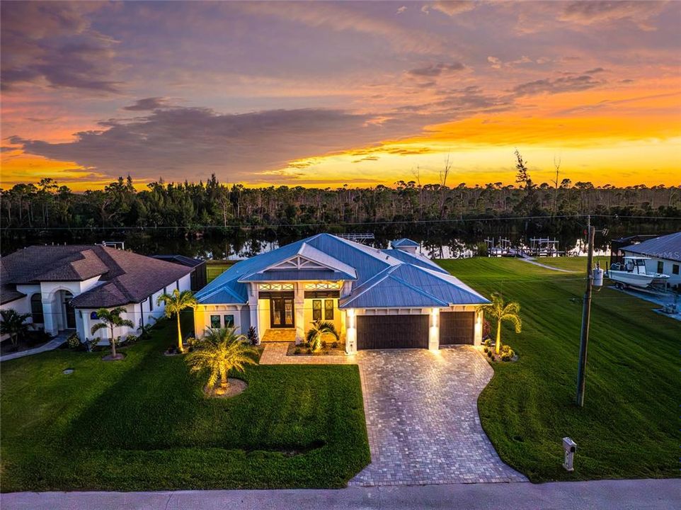 For Sale: $1,499,000 (3 beds, 3 baths, 2389 Square Feet)