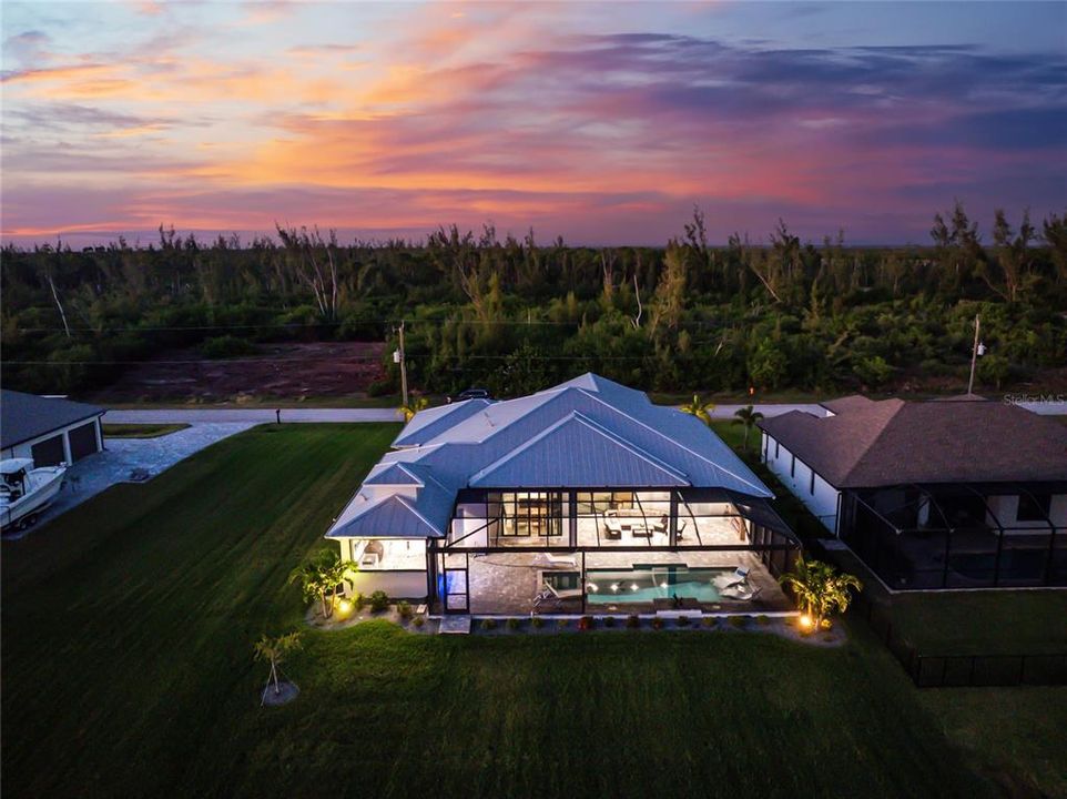 For Sale: $1,499,000 (3 beds, 3 baths, 2389 Square Feet)