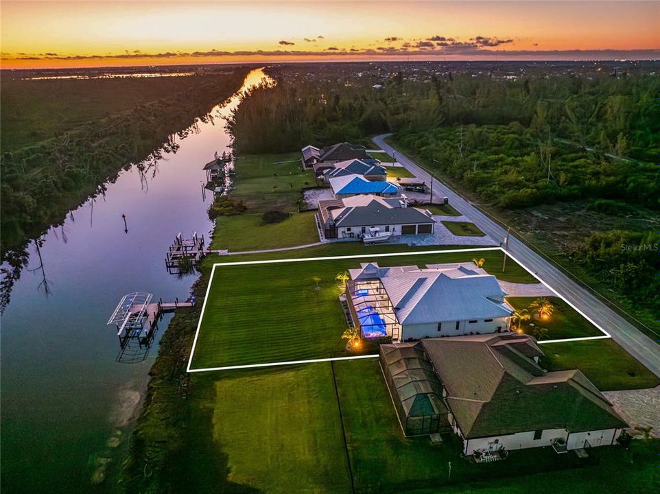 For Sale: $1,499,000 (3 beds, 3 baths, 2389 Square Feet)