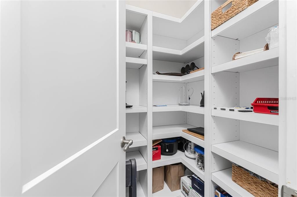 For Sale: $1,499,000 (3 beds, 3 baths, 2389 Square Feet)