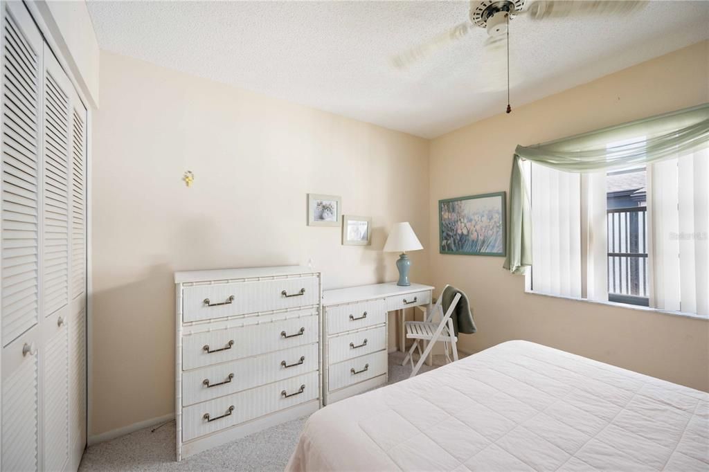 待售: $199,900 (2 贝兹, 2 浴室, 1130 平方英尺)