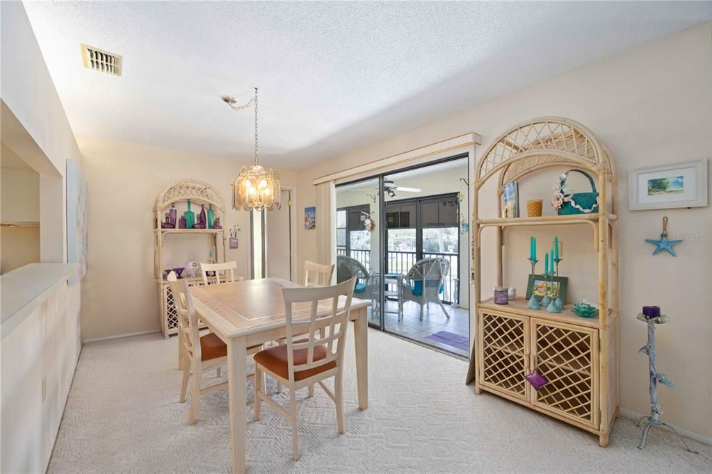 待售: $199,900 (2 贝兹, 2 浴室, 1130 平方英尺)