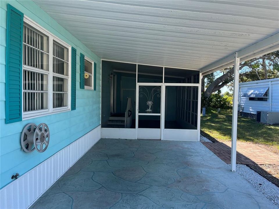 待售: $175,000 (2 贝兹, 2 浴室, 1296 平方英尺)