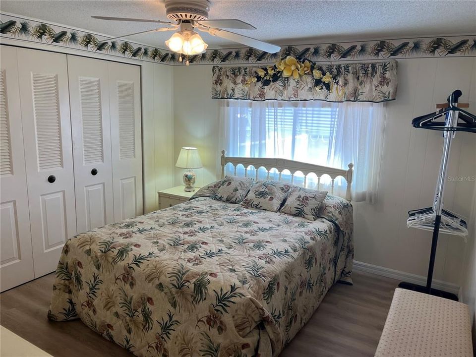 待售: $175,000 (2 贝兹, 2 浴室, 1296 平方英尺)