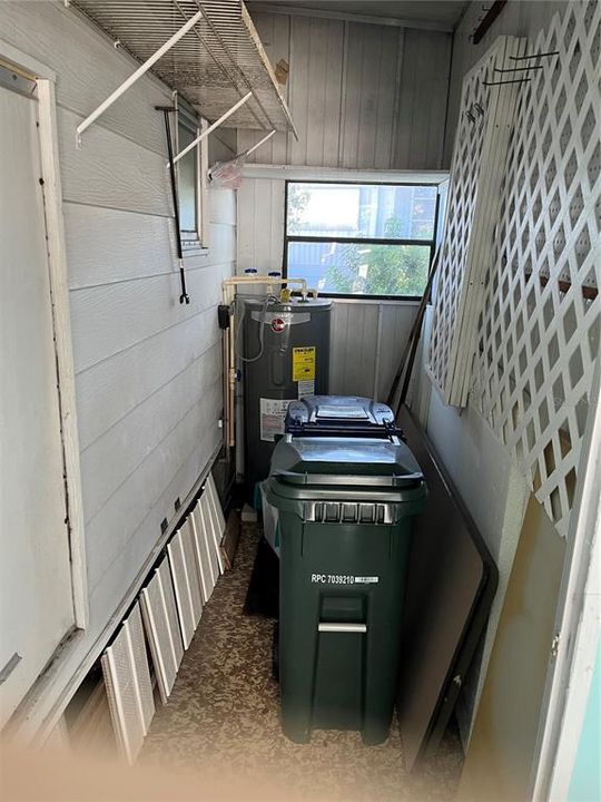 待售: $175,000 (2 贝兹, 2 浴室, 1296 平方英尺)