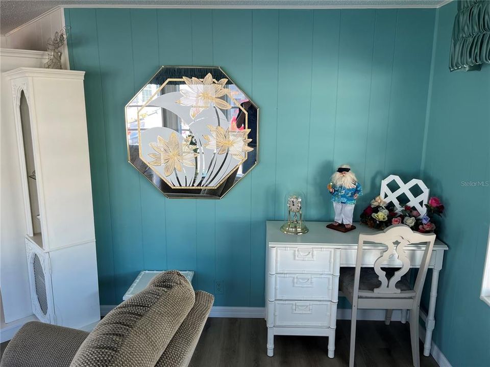 待售: $175,000 (2 贝兹, 2 浴室, 1296 平方英尺)