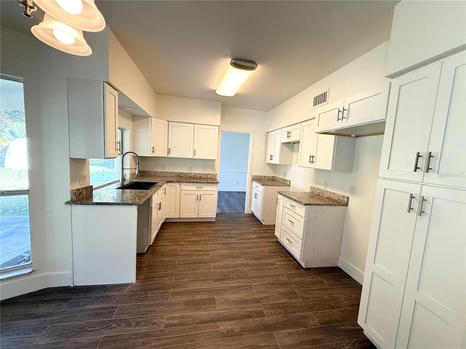 В аренду: $2,850 (4 спален, 3 ванн, 2168 Квадратных фут)