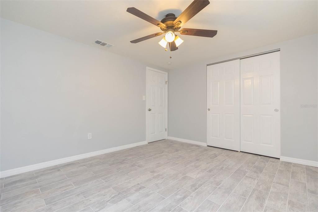For Rent: $1,565 (2 beds, 1 baths, 1297 Square Feet)