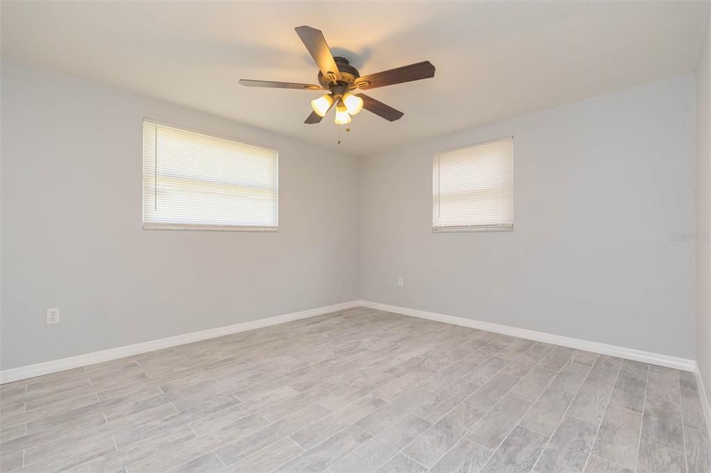 For Rent: $1,565 (2 beds, 1 baths, 1297 Square Feet)