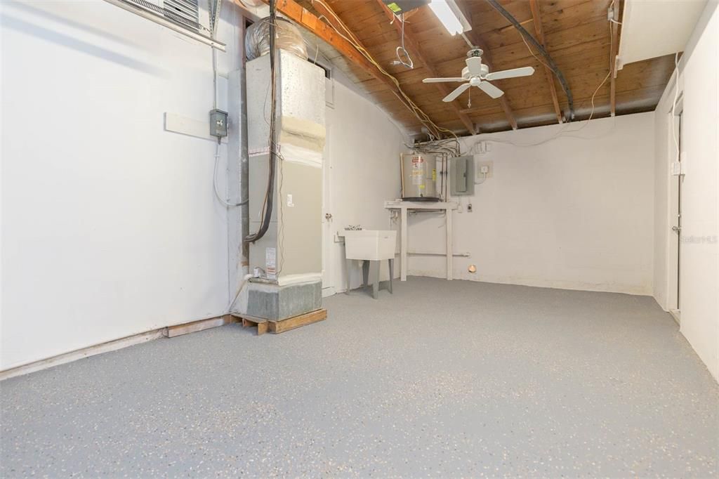 For Rent: $1,565 (2 beds, 1 baths, 1297 Square Feet)