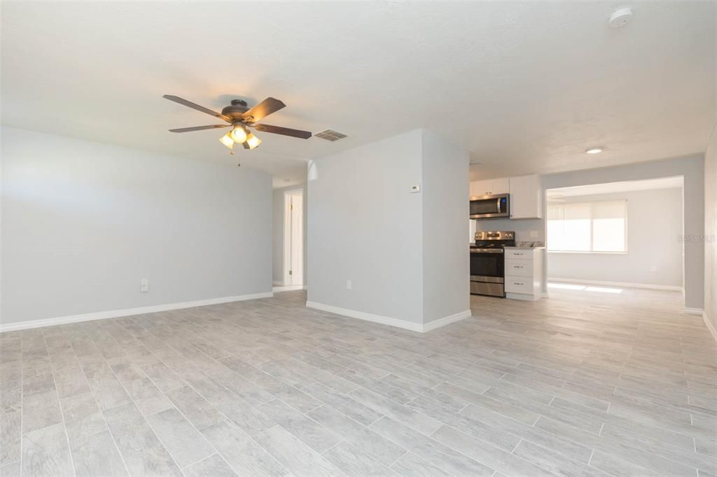 For Rent: $1,565 (2 beds, 1 baths, 1297 Square Feet)