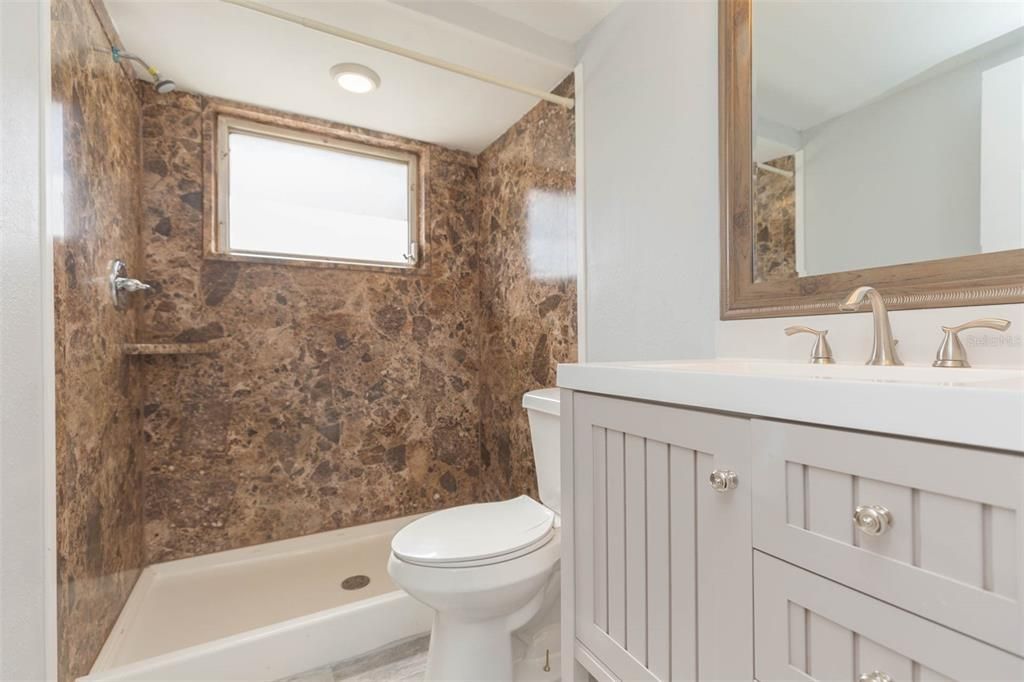 For Rent: $1,565 (2 beds, 1 baths, 1297 Square Feet)