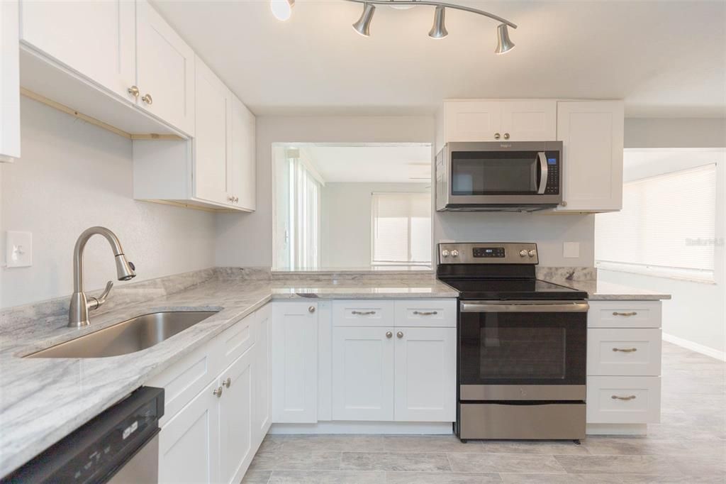 For Rent: $1,565 (2 beds, 1 baths, 1297 Square Feet)