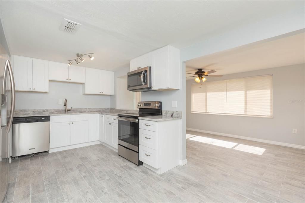 For Rent: $1,565 (2 beds, 1 baths, 1297 Square Feet)