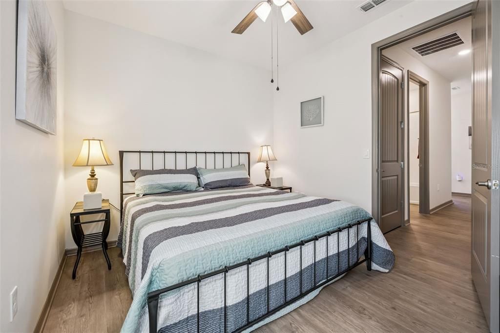 Activo con contrato: $415,000 (3 camas, 2 baños, 1621 Pies cuadrados)