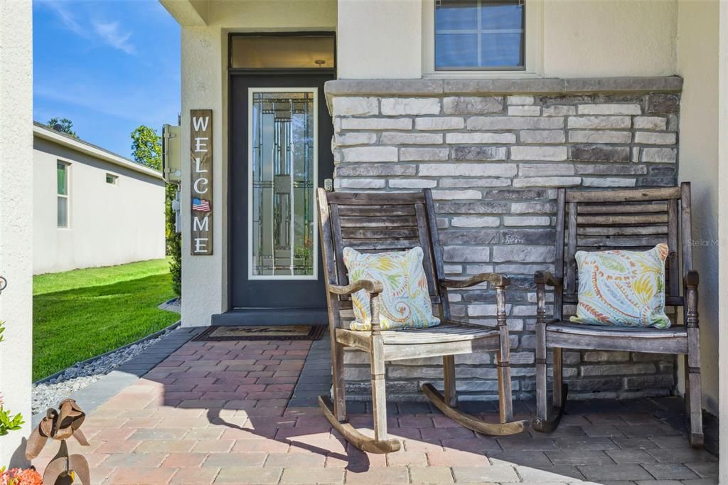 Activo con contrato: $415,000 (3 camas, 2 baños, 1621 Pies cuadrados)