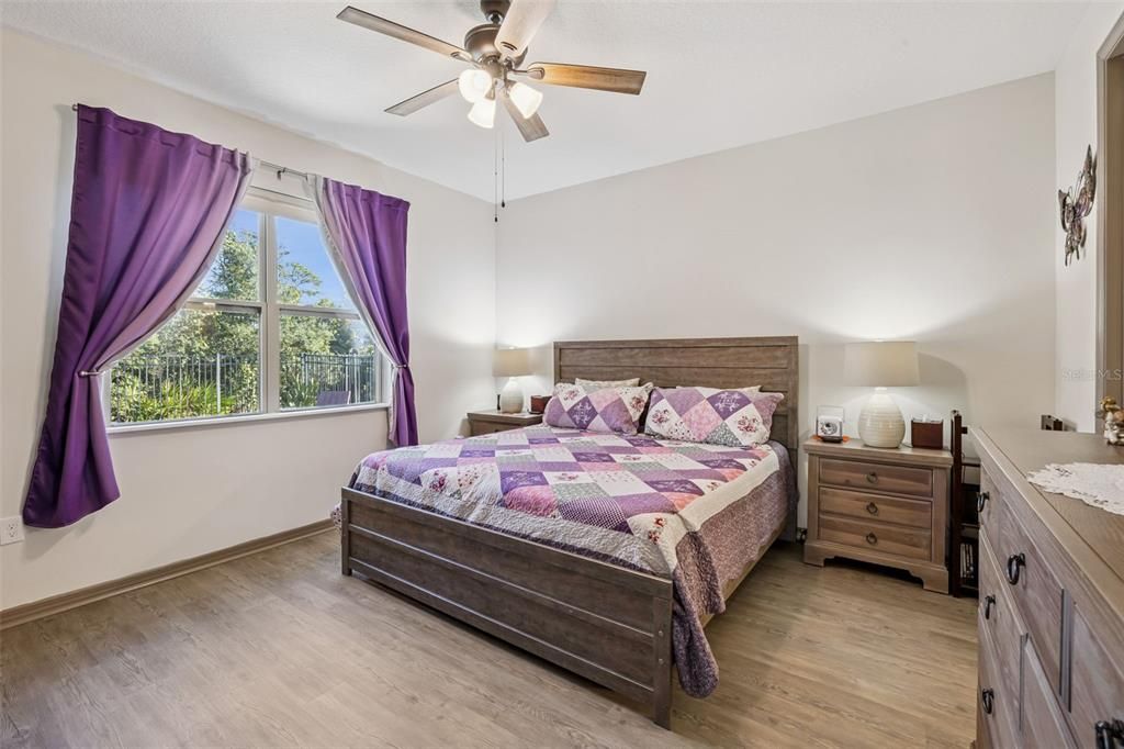 Activo con contrato: $415,000 (3 camas, 2 baños, 1621 Pies cuadrados)