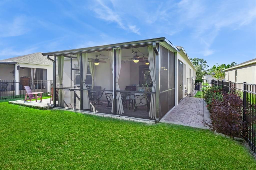 Activo con contrato: $415,000 (3 camas, 2 baños, 1621 Pies cuadrados)