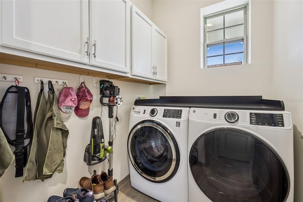 Activo con contrato: $415,000 (3 camas, 2 baños, 1621 Pies cuadrados)