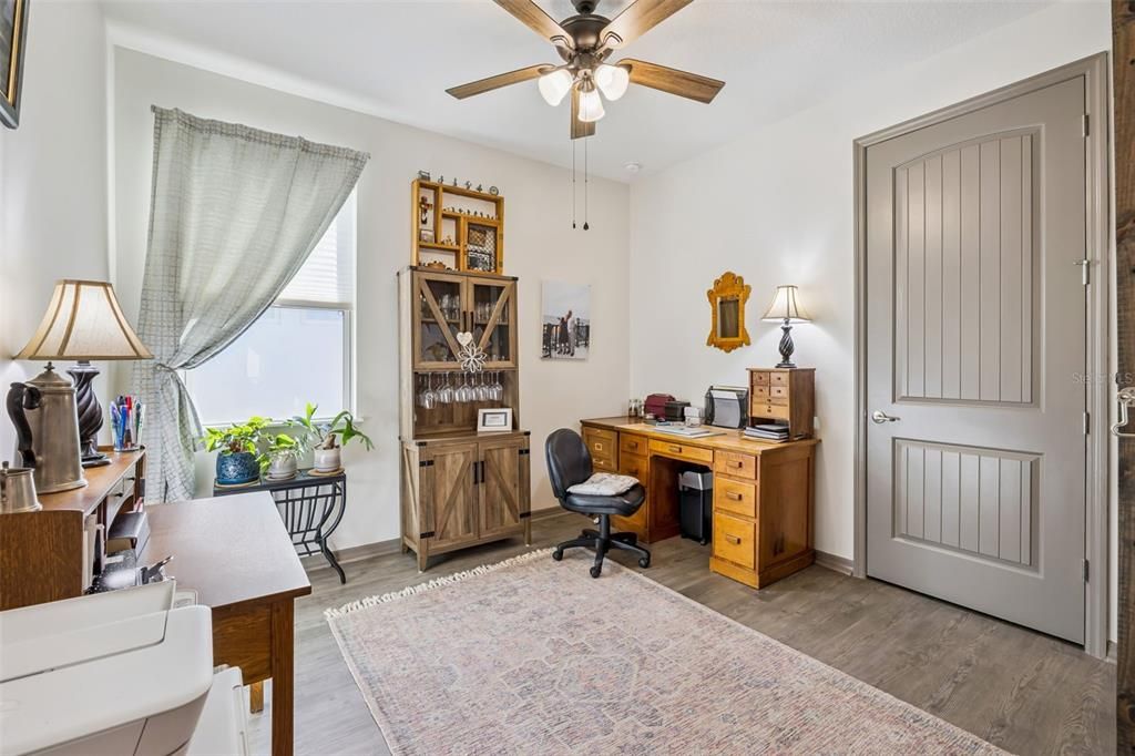 Activo con contrato: $415,000 (3 camas, 2 baños, 1621 Pies cuadrados)