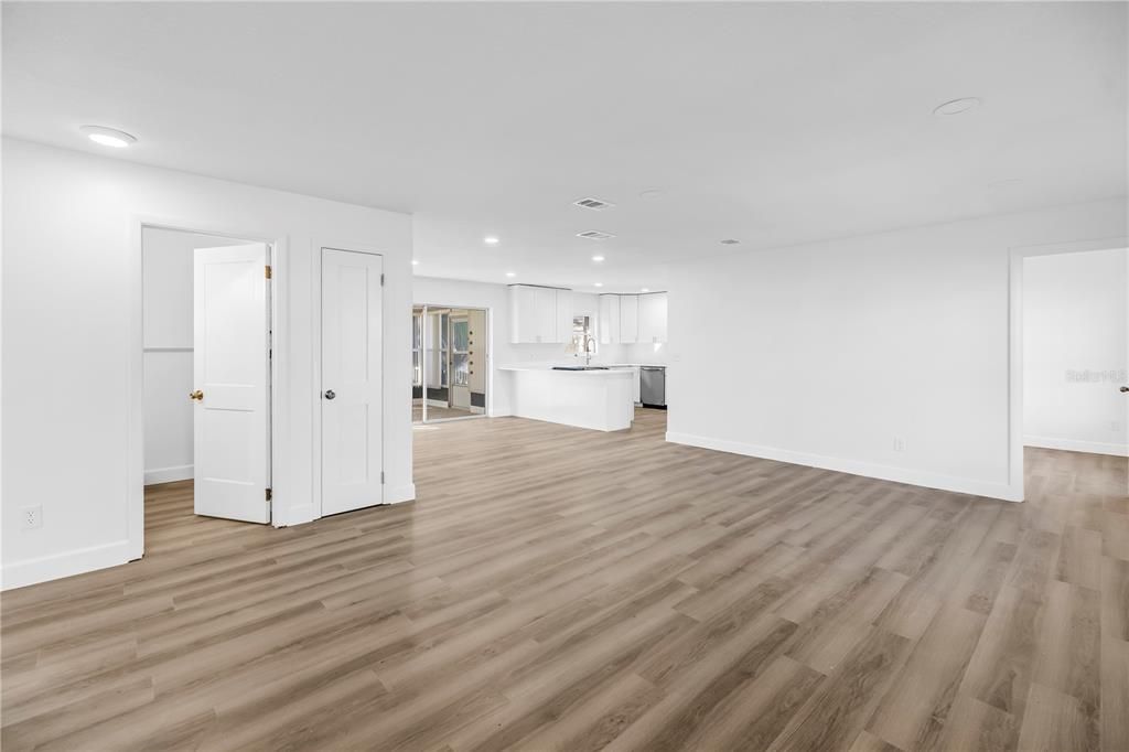 На продажу: $359,000 (3 спален, 2 ванн, 1232 Квадратных фут)