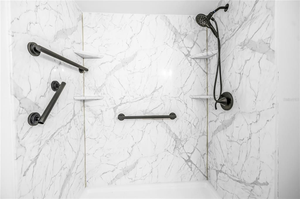 На продажу: $359,000 (3 спален, 2 ванн, 1232 Квадратных фут)