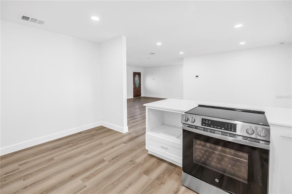 На продажу: $359,000 (3 спален, 2 ванн, 1232 Квадратных фут)