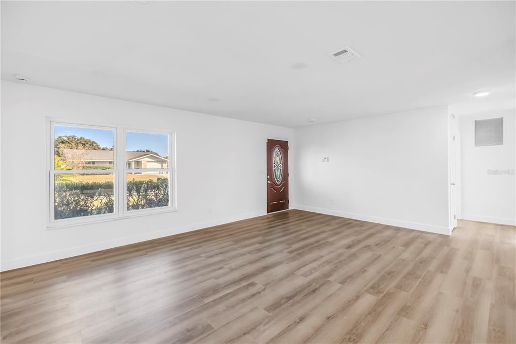 На продажу: $359,000 (3 спален, 2 ванн, 1232 Квадратных фут)