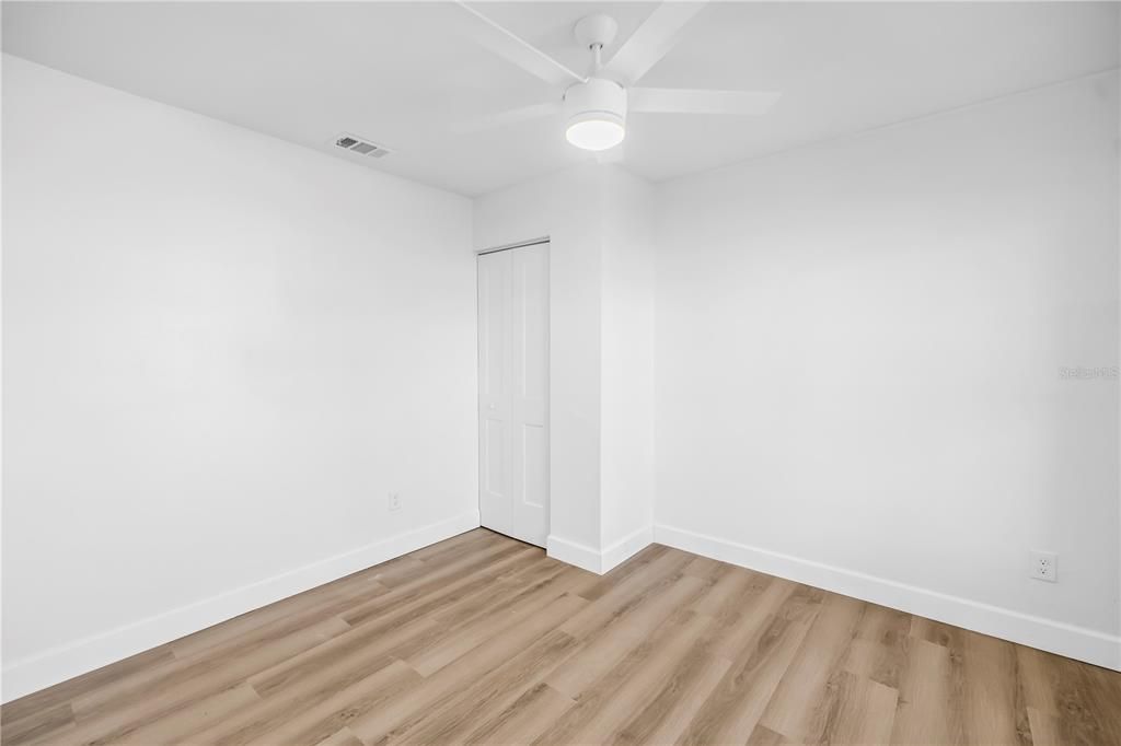 На продажу: $359,000 (3 спален, 2 ванн, 1232 Квадратных фут)