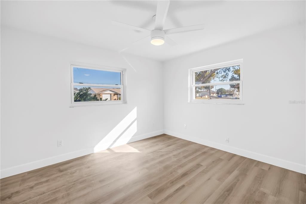 На продажу: $359,000 (3 спален, 2 ванн, 1232 Квадратных фут)