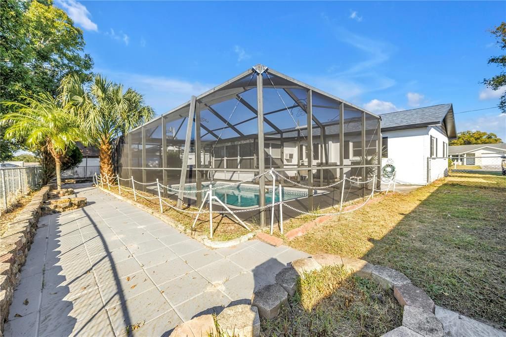 На продажу: $359,000 (3 спален, 2 ванн, 1232 Квадратных фут)