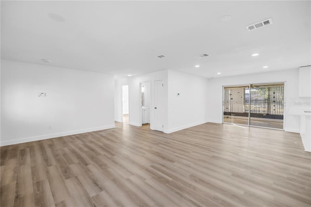 На продажу: $359,000 (3 спален, 2 ванн, 1232 Квадратных фут)