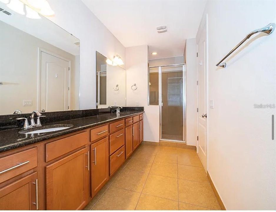 For Rent: $2,700 (3 beds, 2 baths, 1725 Square Feet)