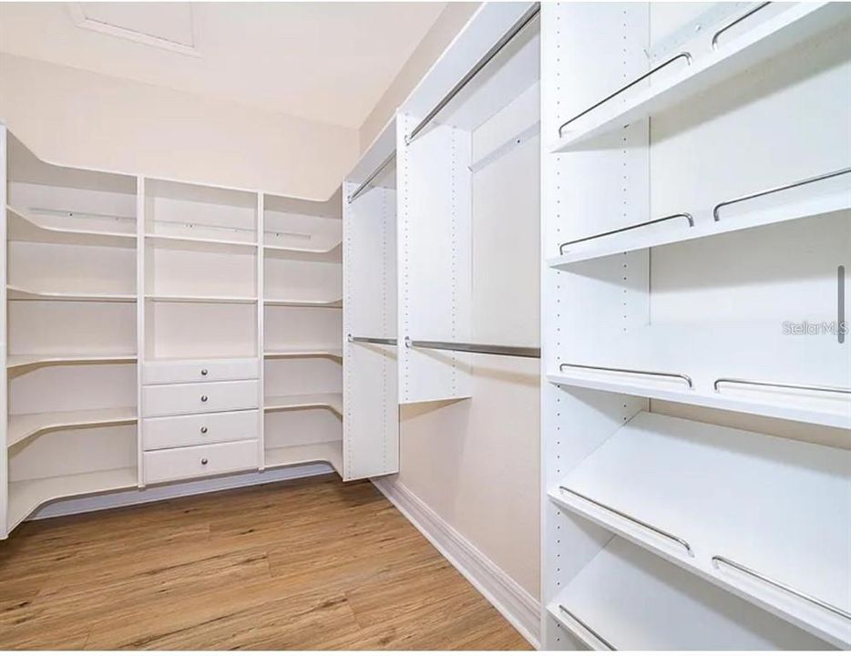 For Rent: $2,700 (3 beds, 2 baths, 1725 Square Feet)