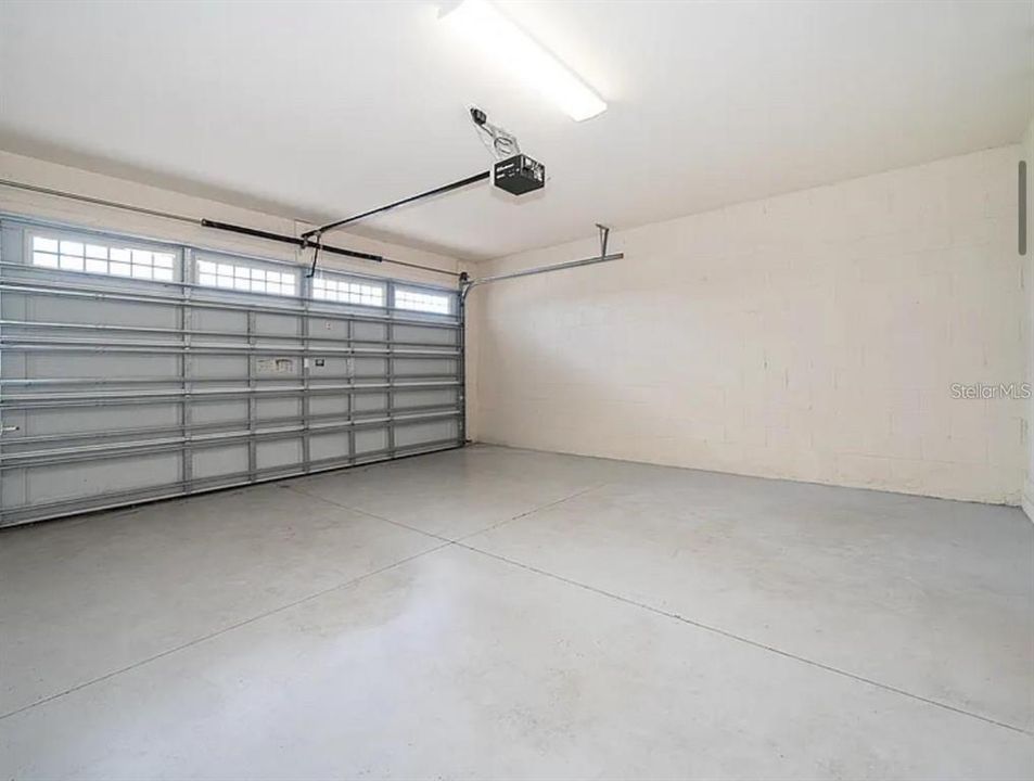 For Rent: $2,700 (3 beds, 2 baths, 1725 Square Feet)