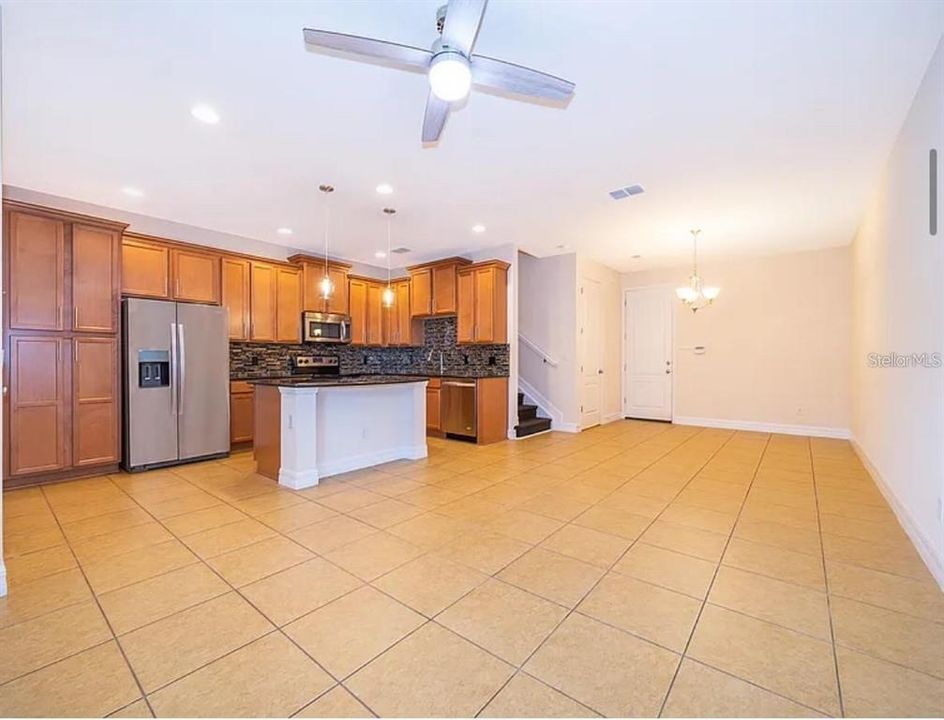 For Rent: $2,700 (3 beds, 2 baths, 1725 Square Feet)