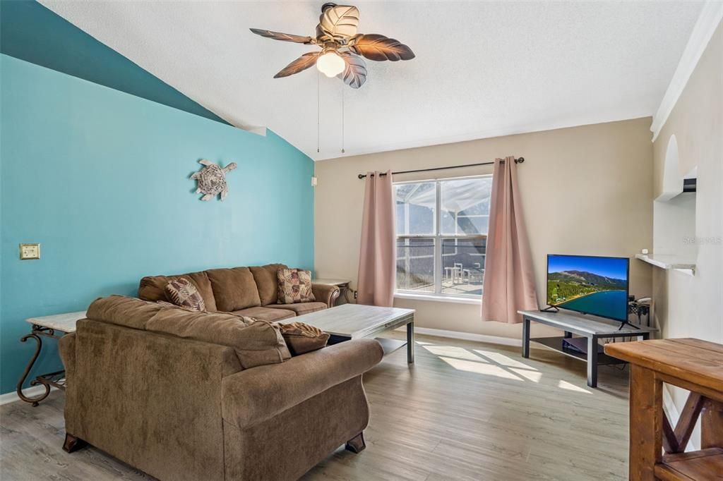 Active With Contract: $330,000 (4 beds, 2 baths, 1738 Square Feet)