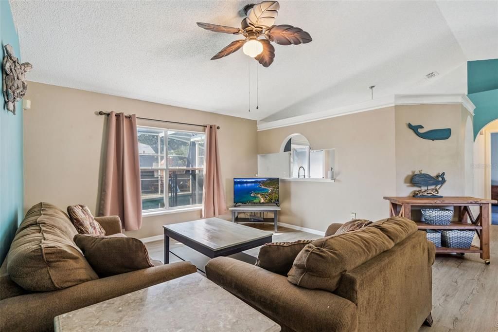 Active With Contract: $330,000 (4 beds, 2 baths, 1738 Square Feet)