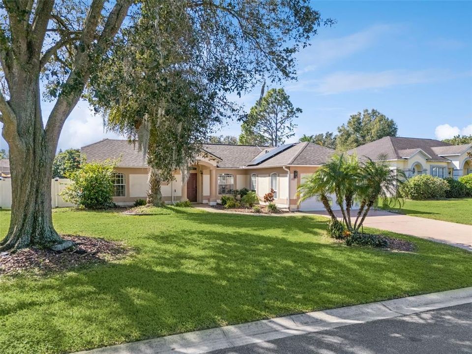 Active With Contract: $330,000 (4 beds, 2 baths, 1738 Square Feet)