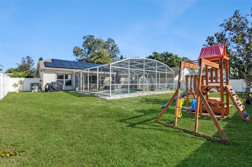 Active With Contract: $330,000 (4 beds, 2 baths, 1738 Square Feet)