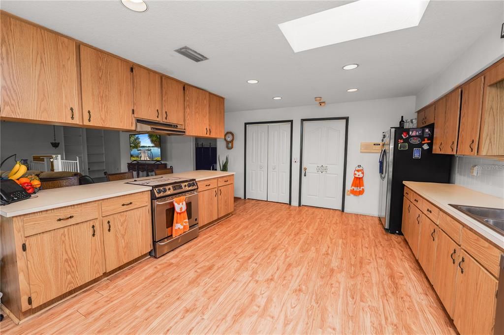 待售: $499,000 (3 贝兹, 2 浴室, 3153 平方英尺)