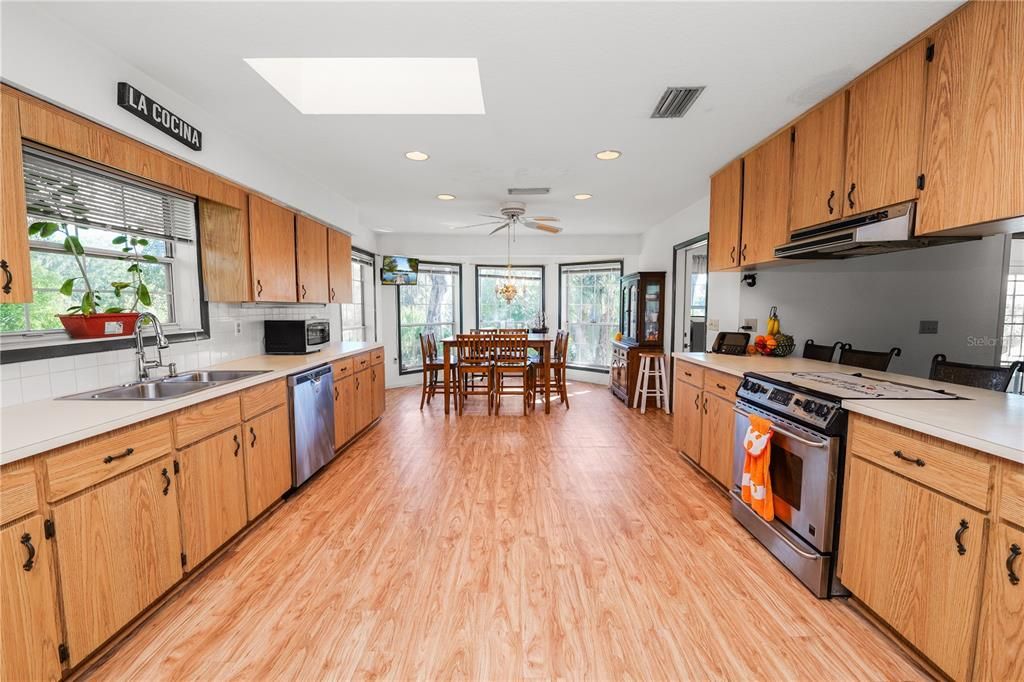 待售: $499,000 (3 贝兹, 2 浴室, 3153 平方英尺)