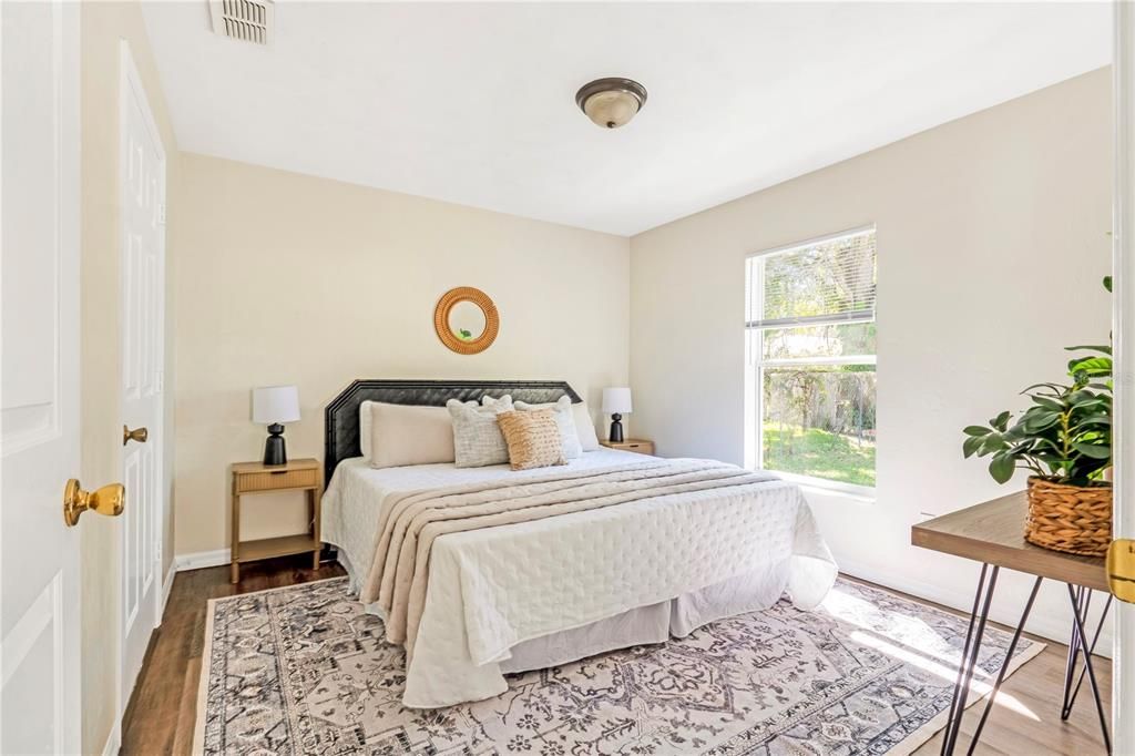 На продажу: $269,900 (4 спален, 2 ванн, 1414 Квадратных фут)