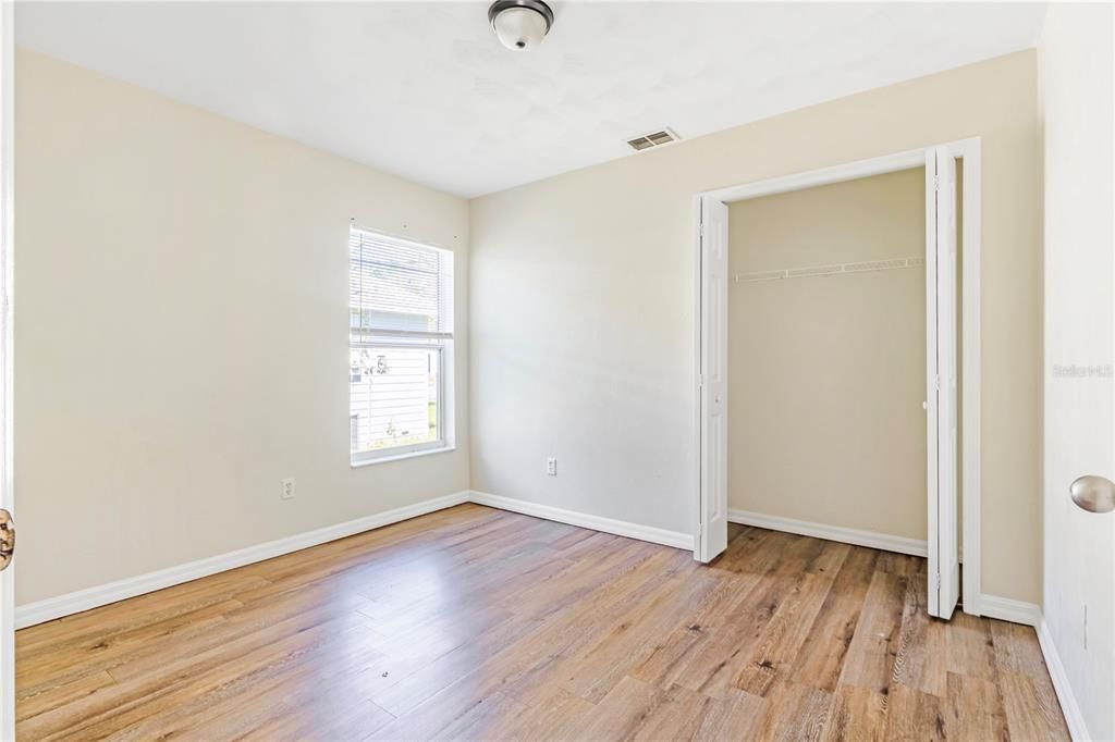 На продажу: $269,900 (4 спален, 2 ванн, 1414 Квадратных фут)