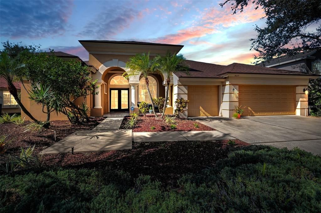 Active With Contract: $809,900 (4 beds, 3 baths, 2698 Square Feet)