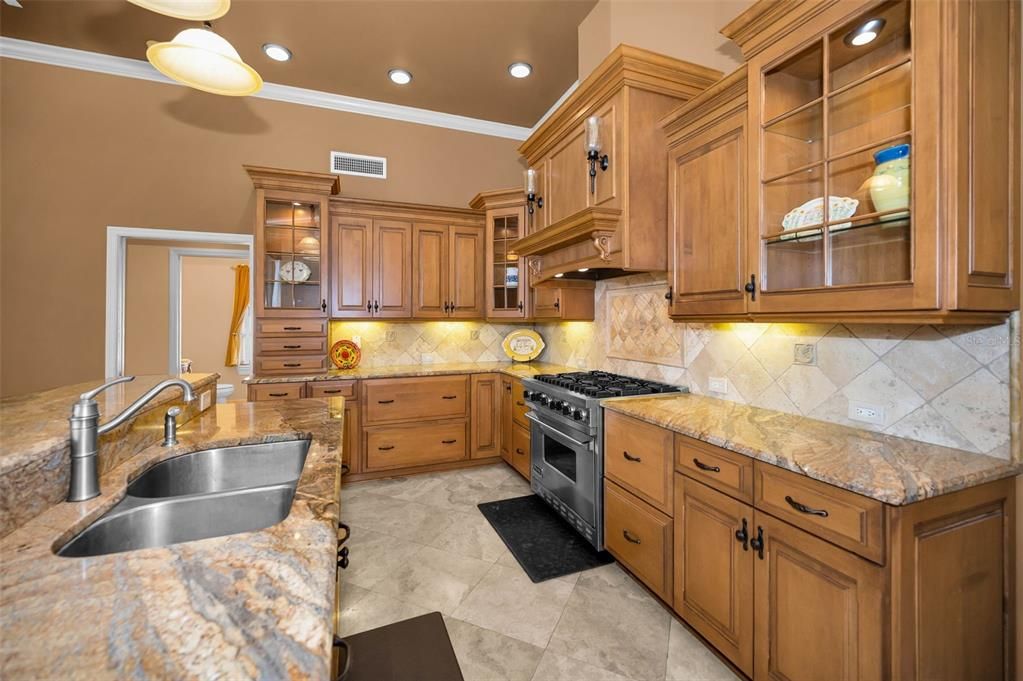 Active With Contract: $809,900 (4 beds, 3 baths, 2698 Square Feet)